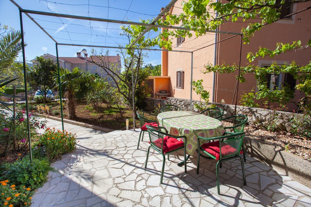 Apartman Petra Cres Bagian luar foto